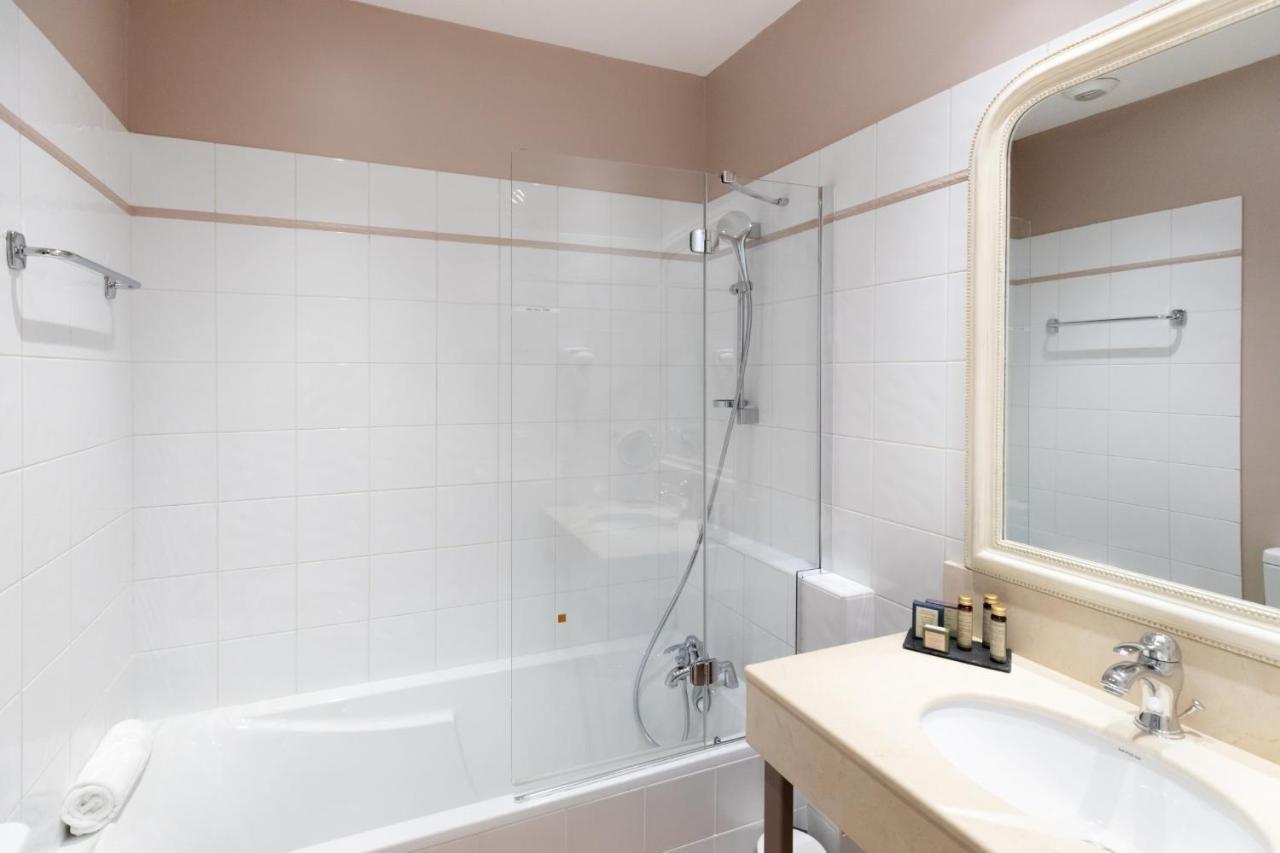 Hotel La Bastide Saint Martin 3*